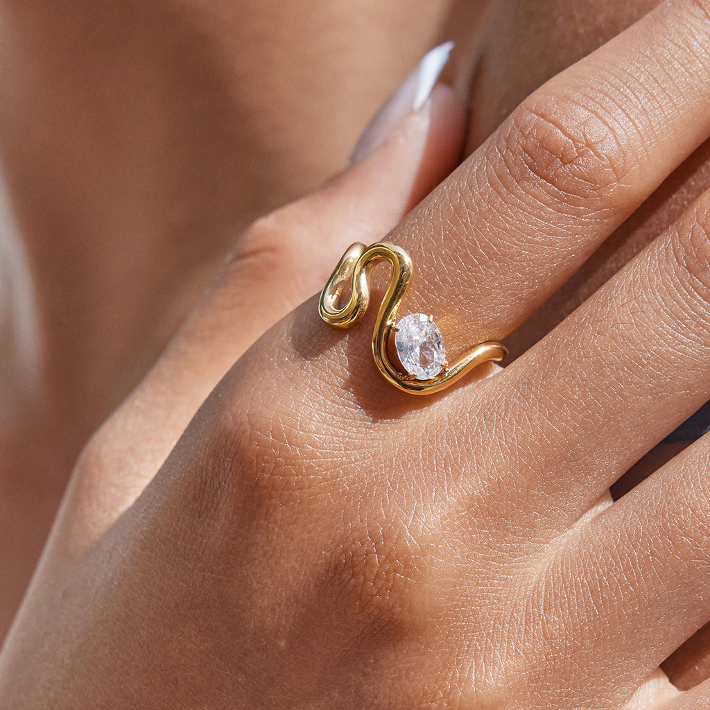 Fade-Resistant Zircon Titanium Steel Ring | Light Luxury Statement Band