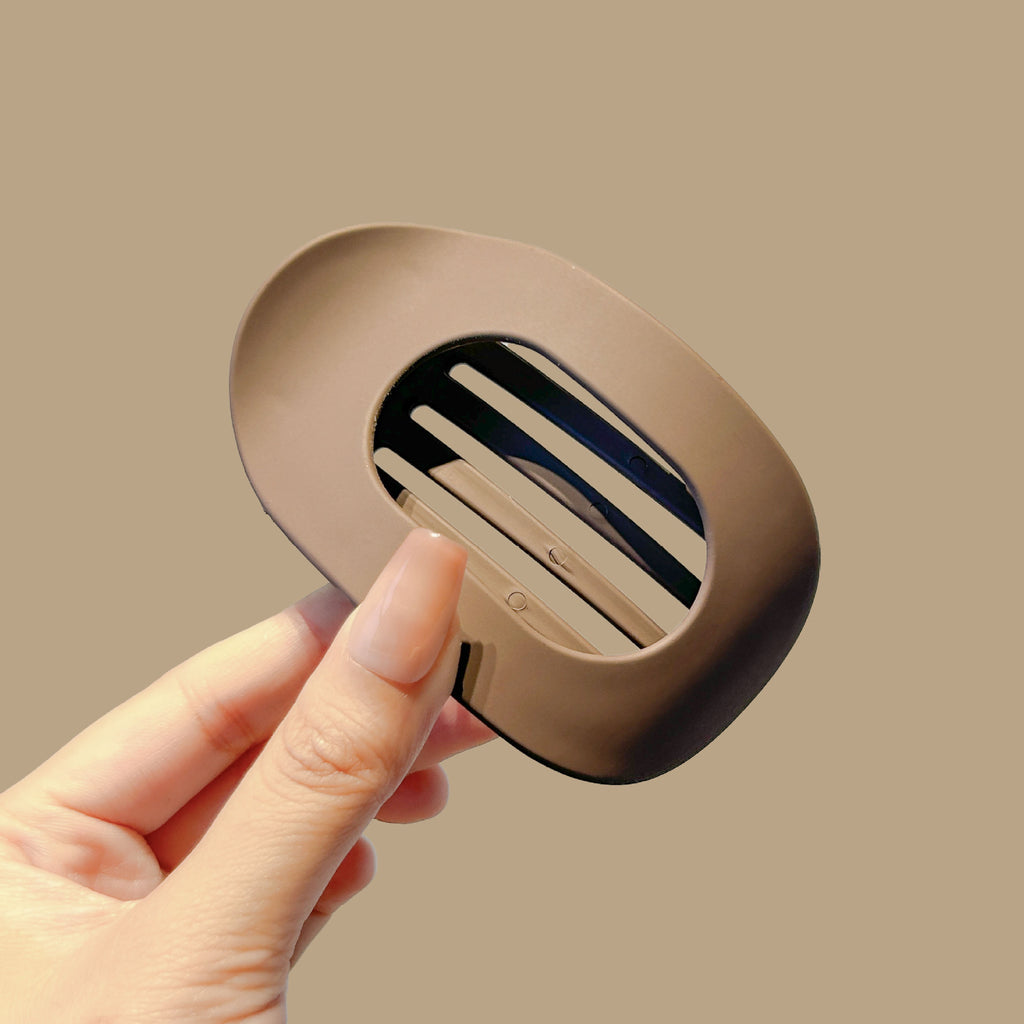 No-Pinch Abalone-Shaped Claw Clip for Women | Round Flat Curved Hair Accessory