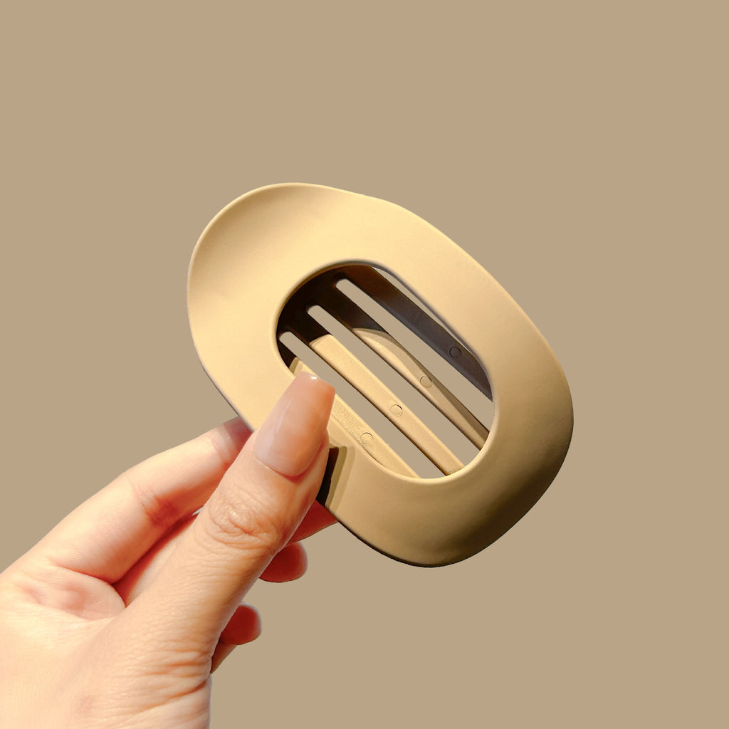 No-Pinch Abalone-Shaped Claw Clip for Women | Round Flat Curved Hair Accessory